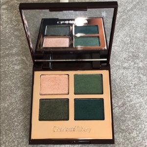 Charlotte Tilbury the rebel eyeshadow palette